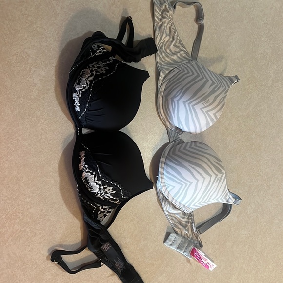 Three Victoria’s Secret push up bras. Good condition 32B. - Picture 2 of 5